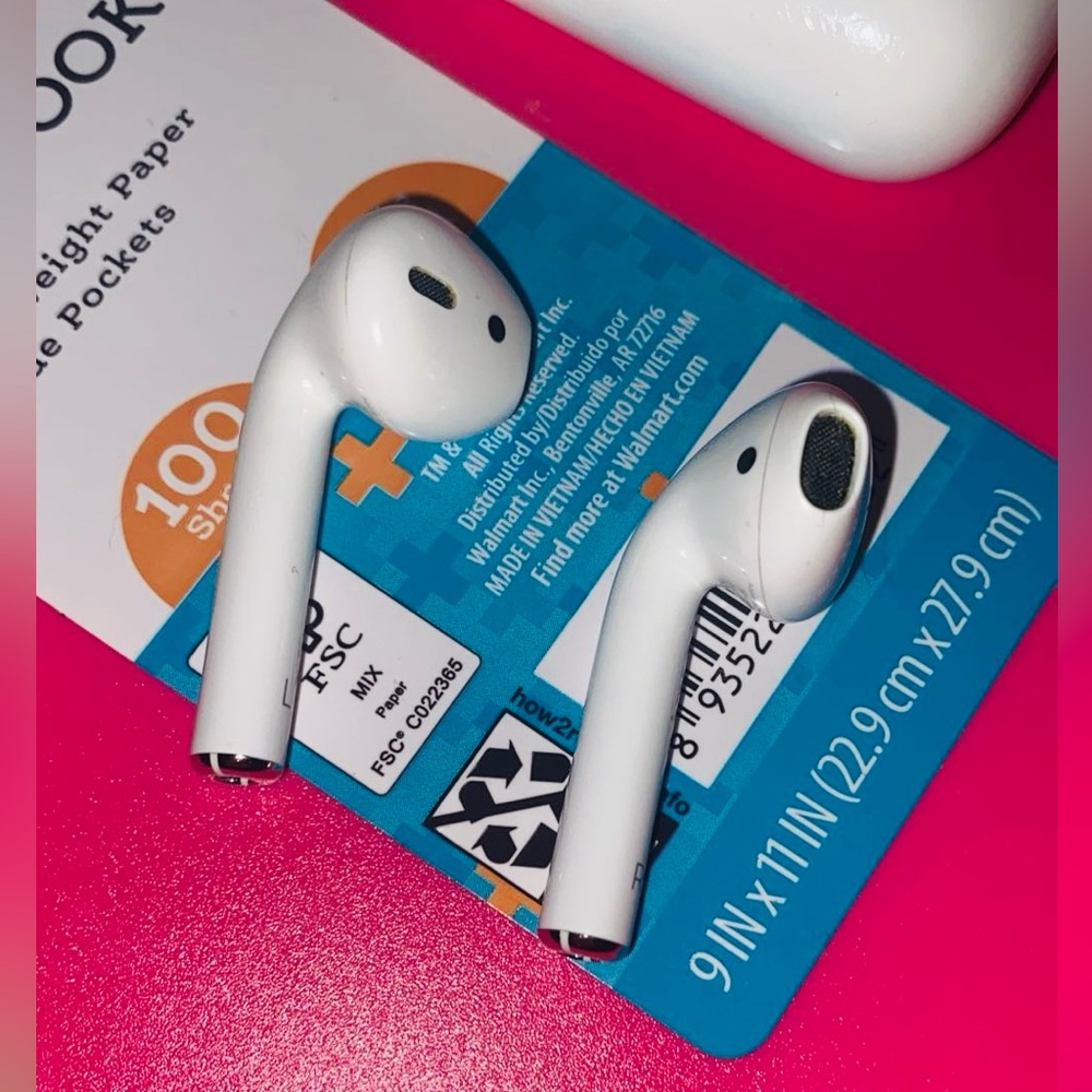 AirPods - Picture 5 of 5